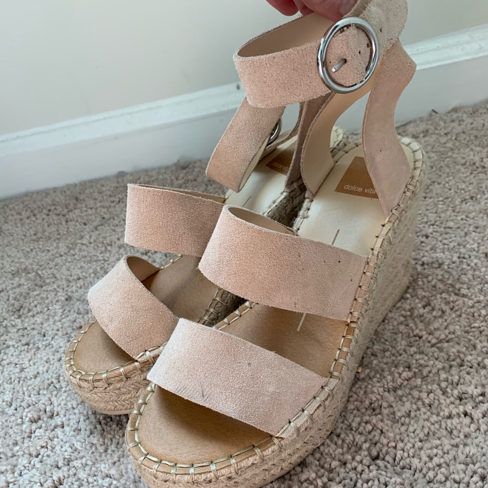 Nude Wedges
